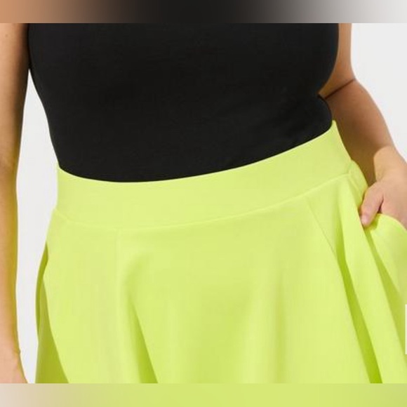 Torrid Scuba Skirt With Pockets - Picture 2 of 4